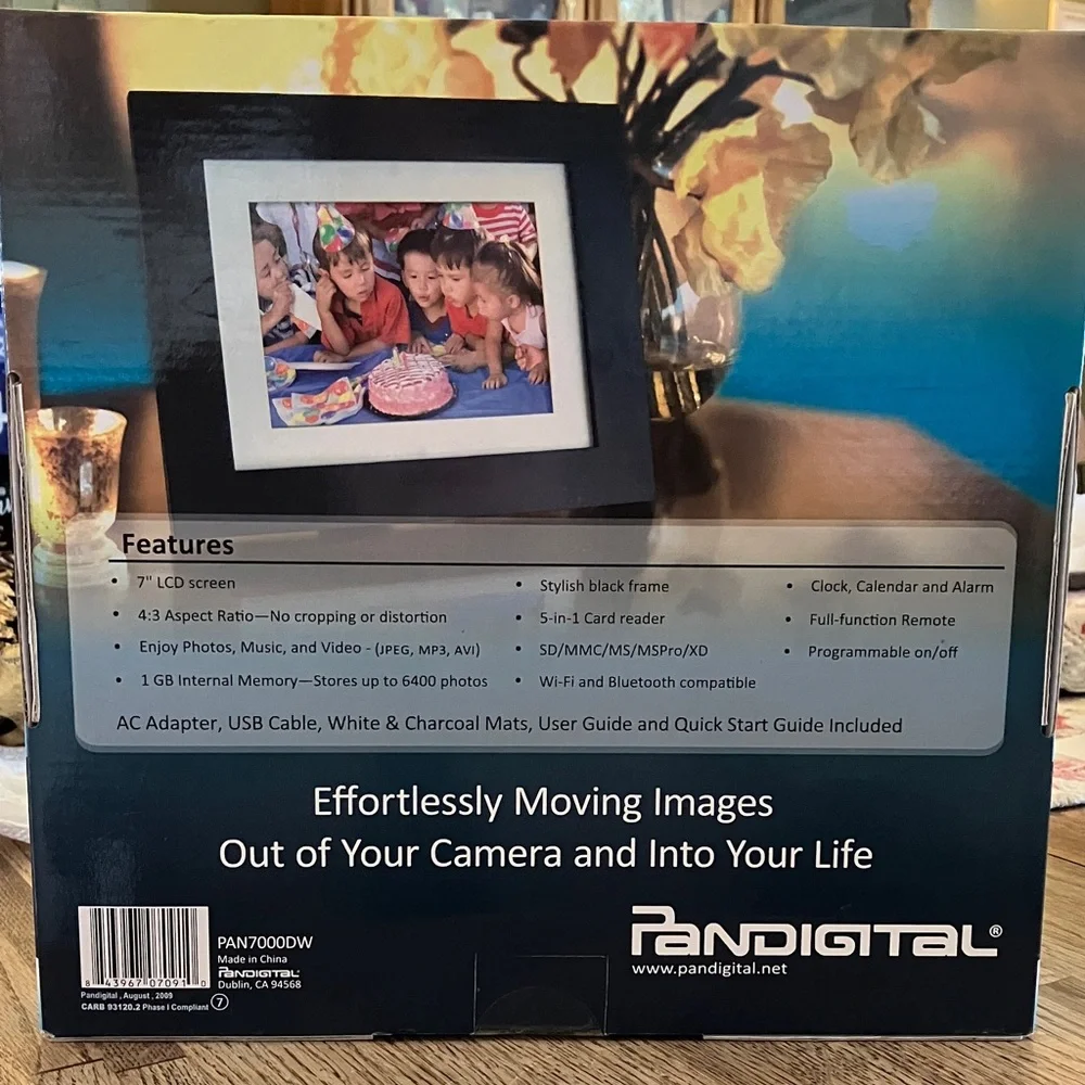 Pandigital 7-Inch Digital Photo Frame - Black